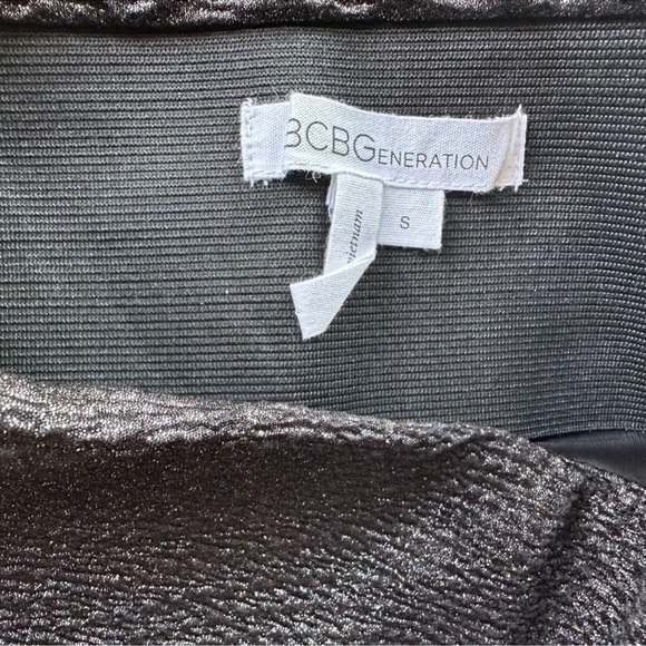 Three BCBGeneration Mini Skirts in size S - Picture 11 of 12